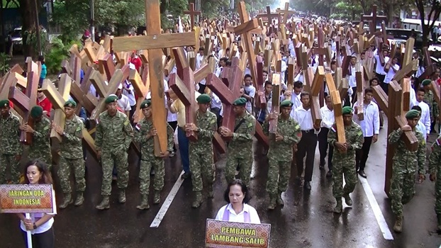 Parade Salib, 2015, di Solo, Jawa Tengah: Eksperimen Kristenisasi